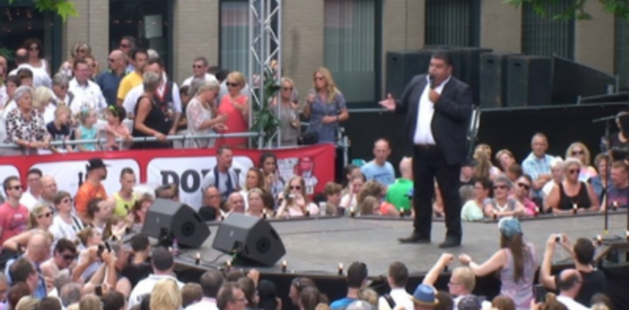 Nacht van het levenslied op het Raadhuisplein: ‘Het plein staat morgen ramvol’
