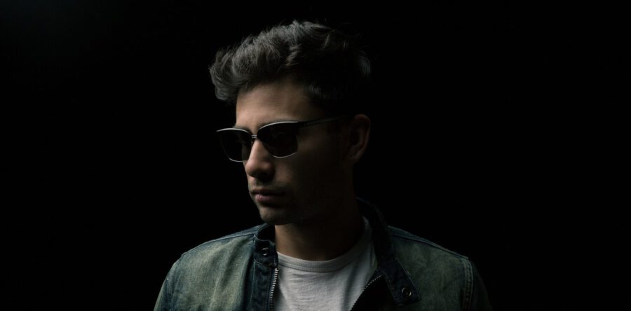 Mogelijke zelfde duo steelt peperdure zonnebrillen in Waalwijk en Goes