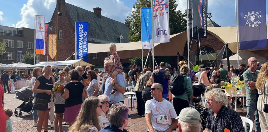 Ook loopster 875 krijgt oorkonde, iedereen heeft de tijd gehaald