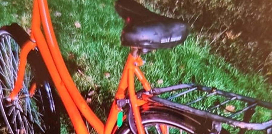 Fiets met brandend licht gevonden in de sloot bij Waspik