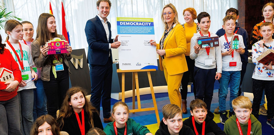 Gemeente Waalwijk nodigt groepen 7 en 8 uit voor DemocraCity