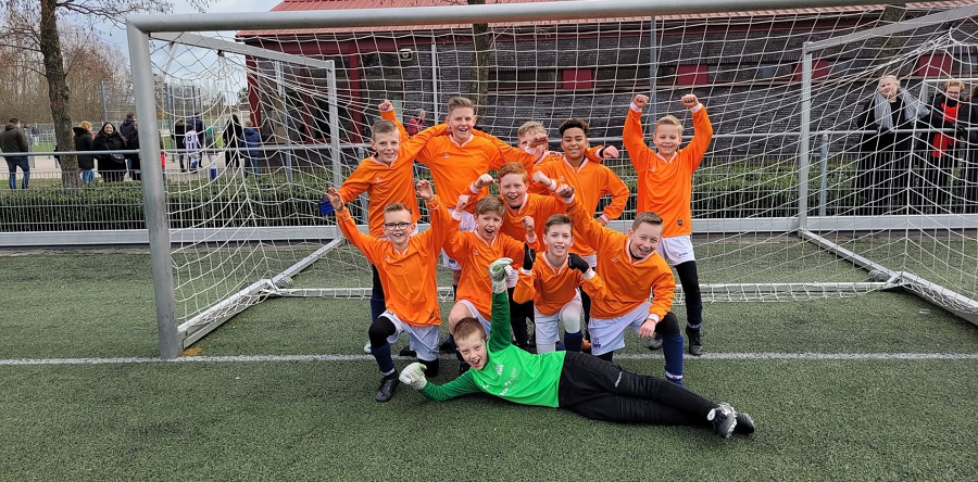 R.W.B. JO11-2 kampioen 3e Fase
