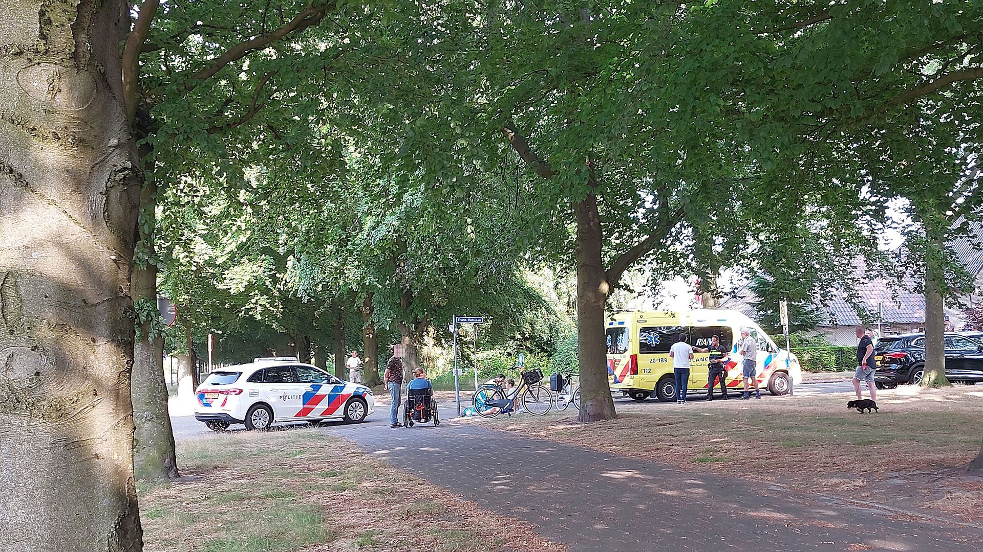 Jongen wordt geschept door een auto