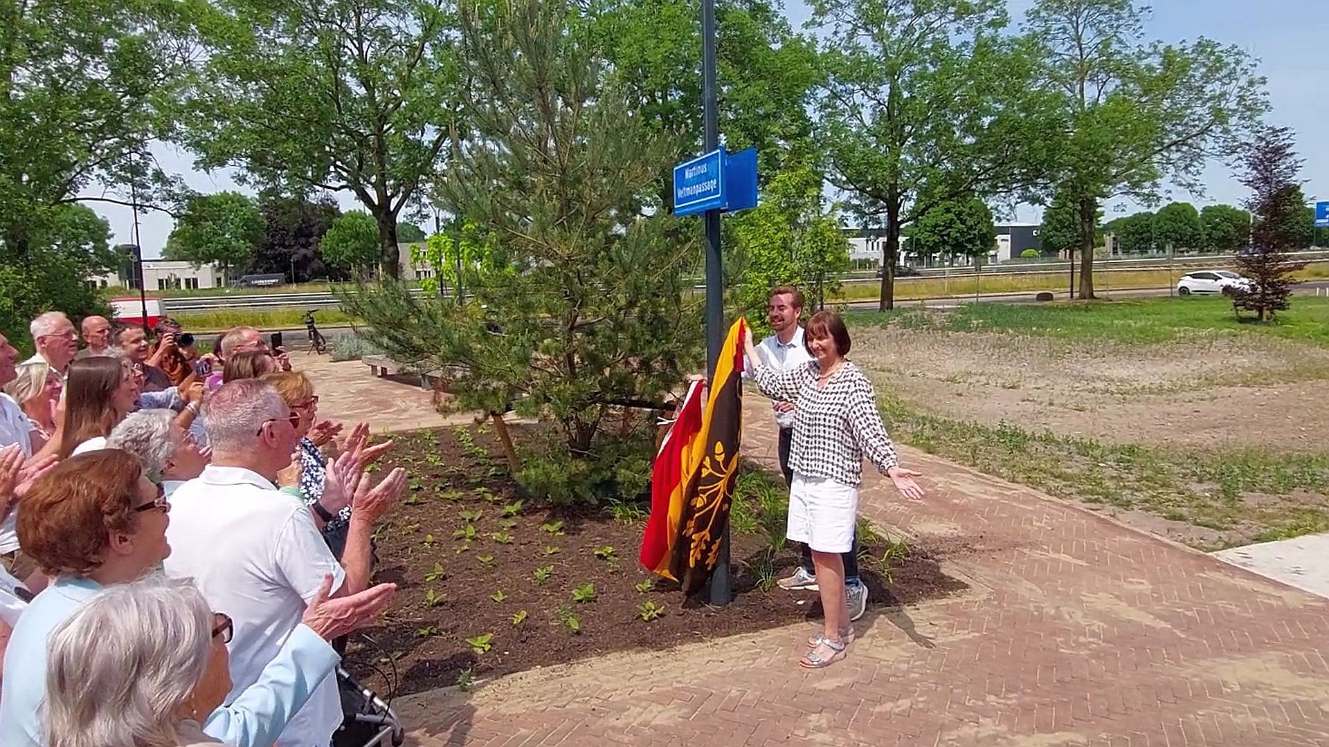 Onthulling Martinus Veltmanpassage