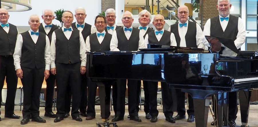 The Harmony Singers en sopraan Nancy Verschuuren in de Sint-Jan