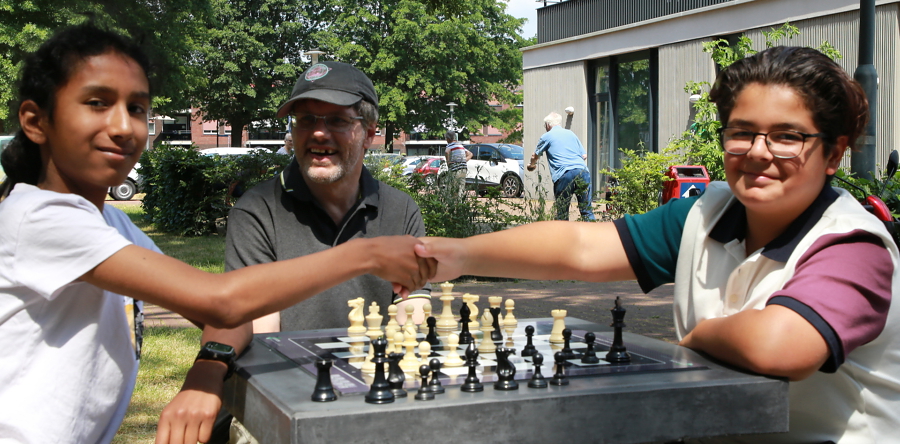 Opening Urban Chess (Video)