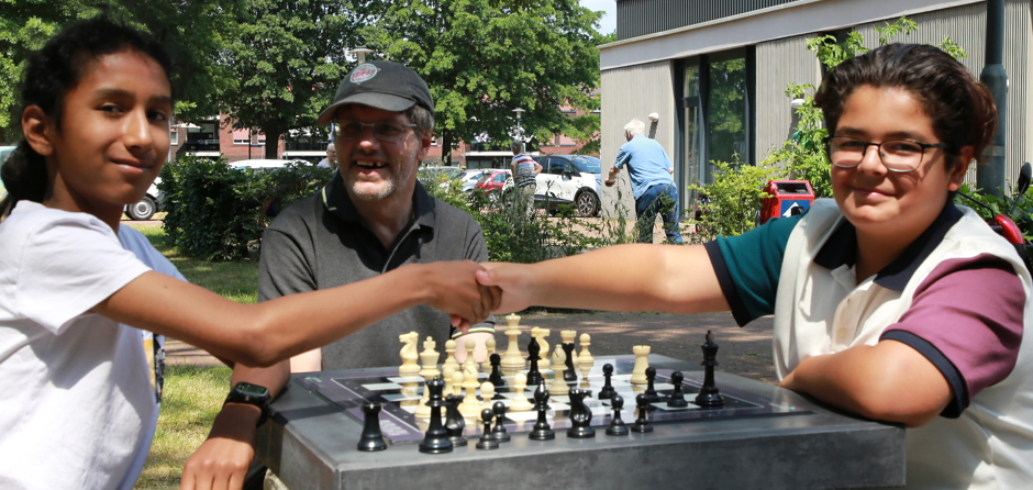 Opening Urban Chess (Video)