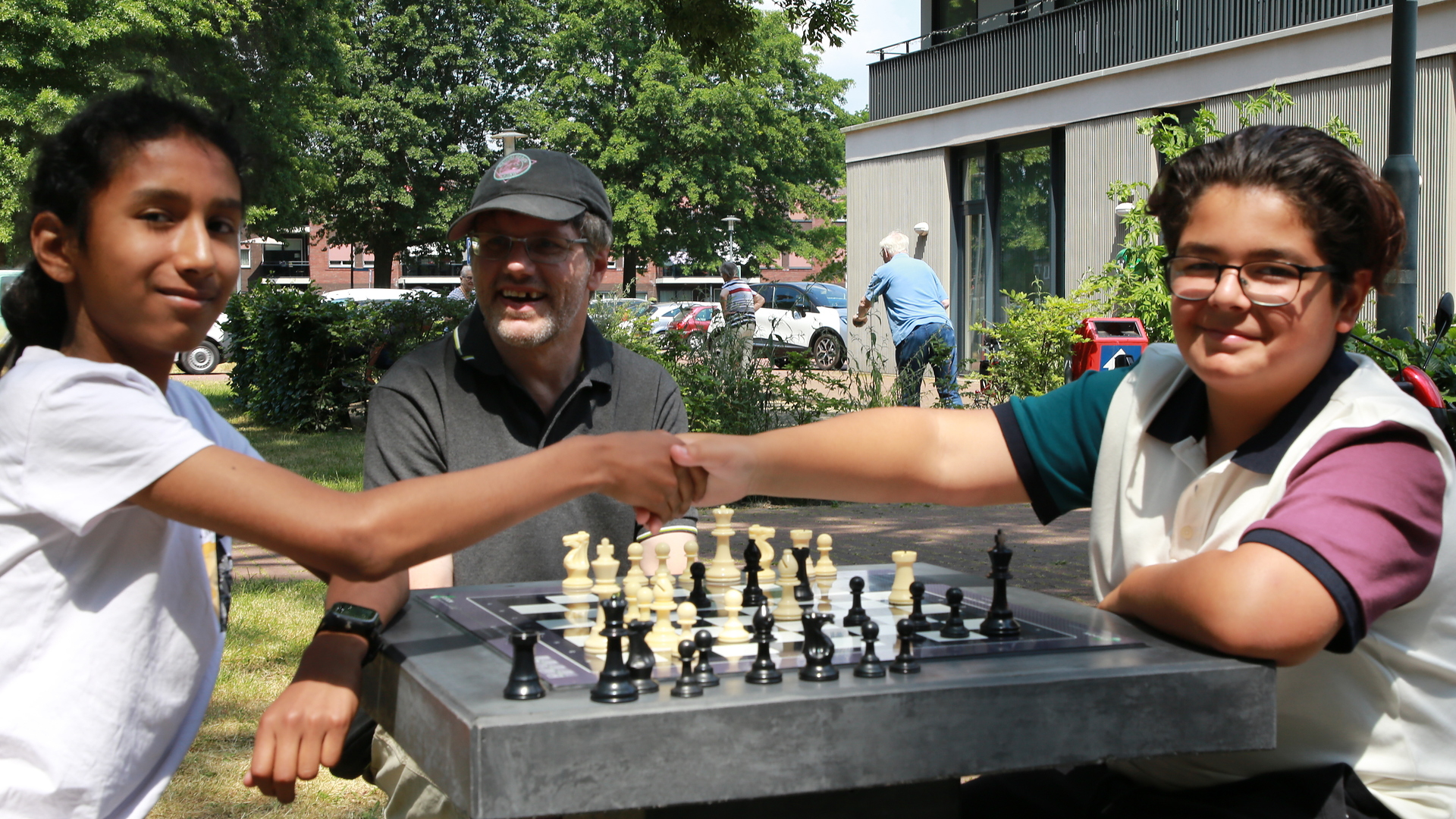 Opening Urban Chess (Video)