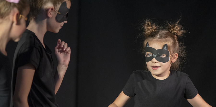 Theater en dans activiteiten in Kunstencentrum Waalwijk