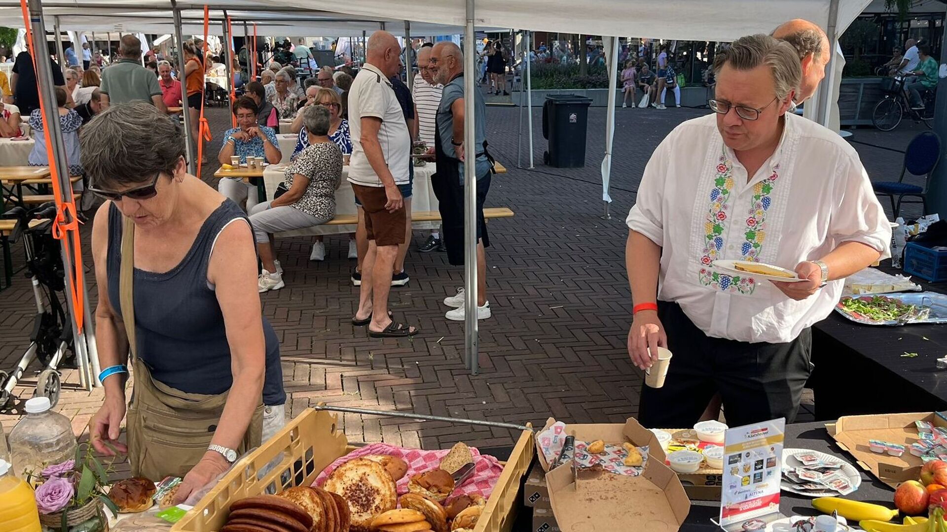Voor de 10e keer ontbijtbuffet Anton Pieckplein voor 80 vd Langstraat