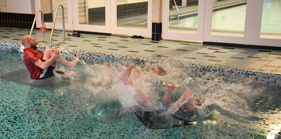 Eerste plons in gasloos zwembad Olympia