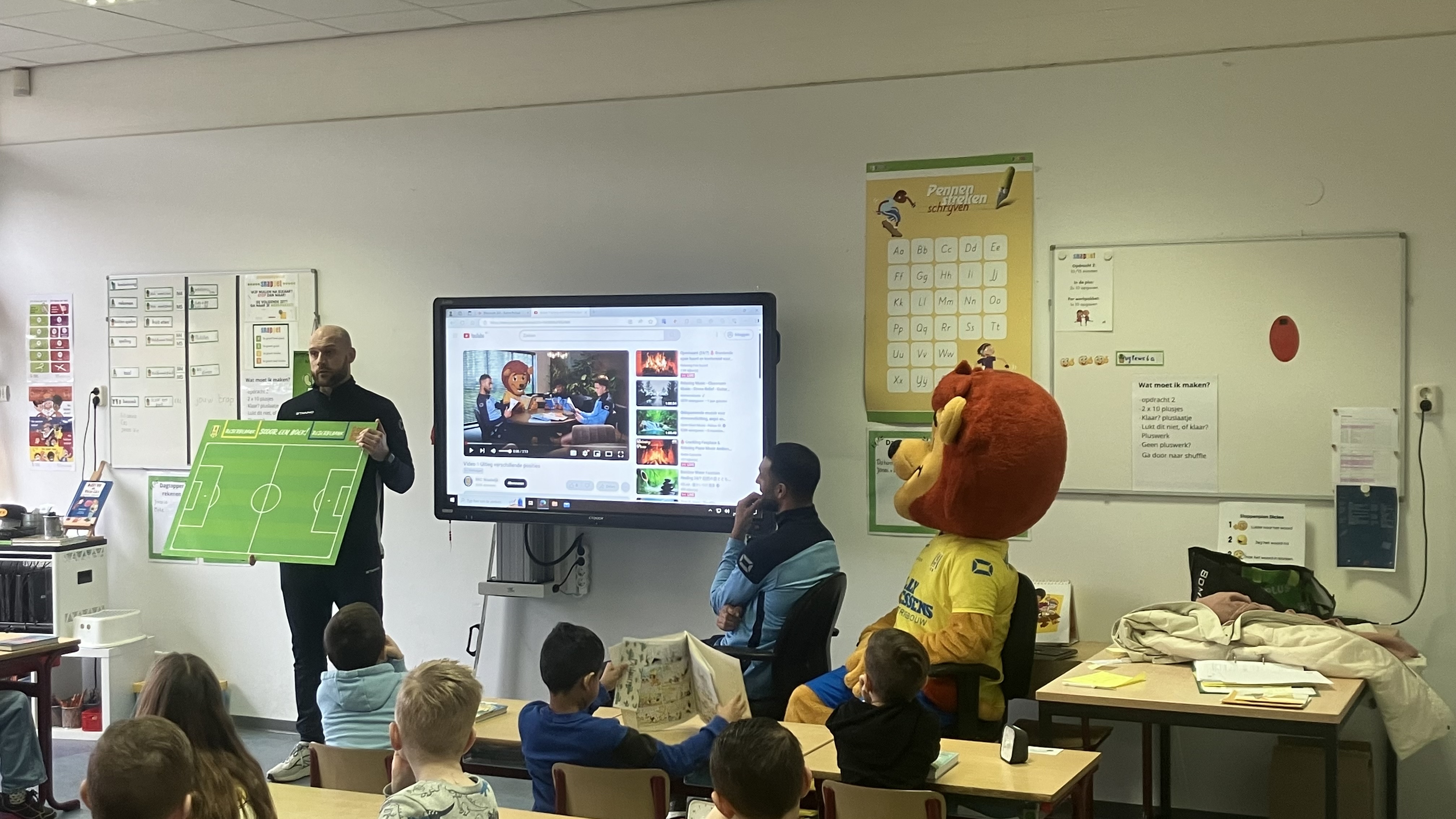 Jaarlijkse actie 'Scoor een boek' weer van start (Video)