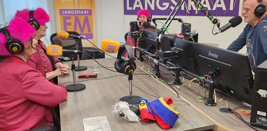 Lapperinnekes presenteren Schoenlapperslaandlied op Langstraat FM