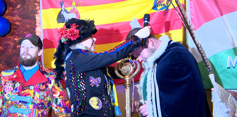 Burgemeester Heusden overhandigde sleutels aan Carnavalsprinsen