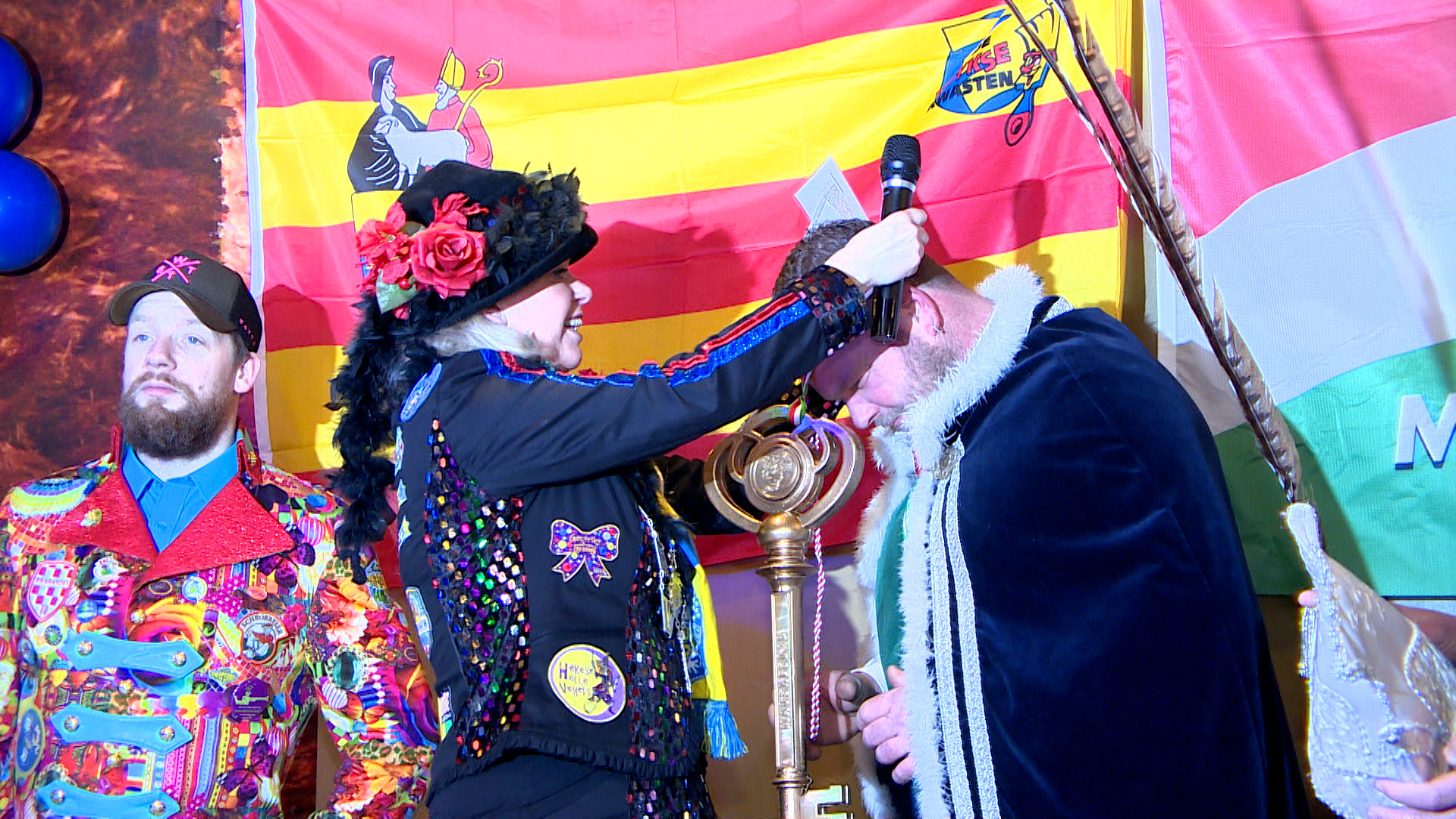 Burgemeester Heusden overhandigde sleutels aan Carnavalsprinsen