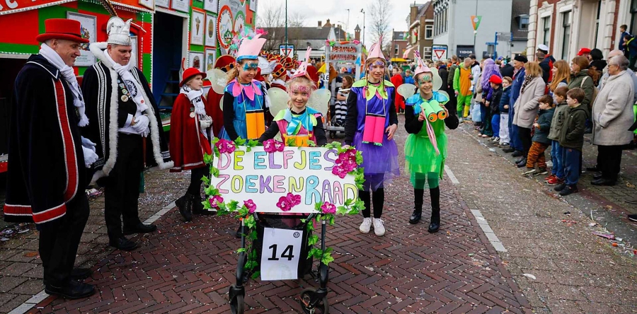 Hoe houden we de jongeren in het dorp tijdens carnaval?