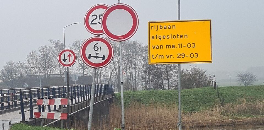 Valkenvoortweg in Waalwijk afgesloten door wegwerkzaamheden