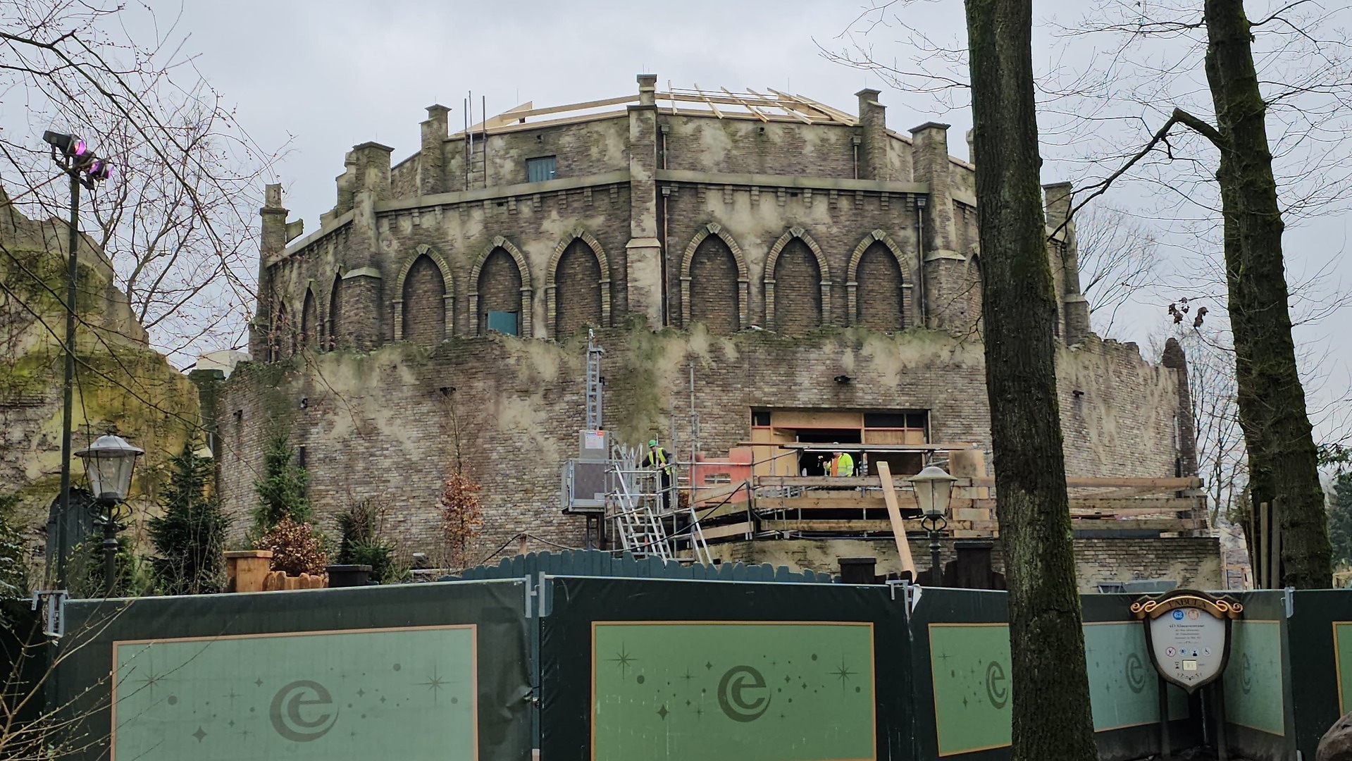 Efteling onthult gebouw Danse Macabre (Video)