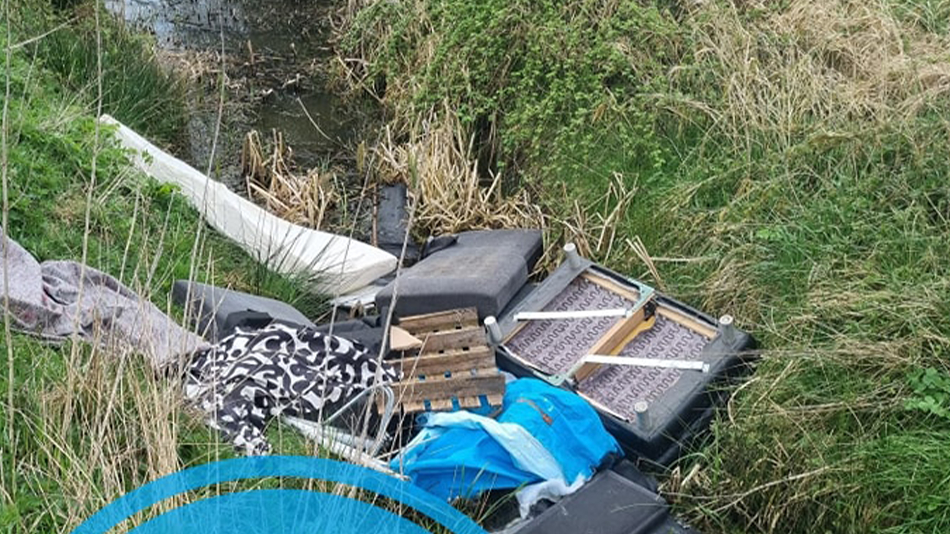 Politie opzoek naar afvaldumper: 'Hoezo asociaal?'