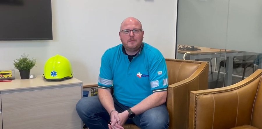 De 80 stuurt video waarin wordt verzocht om met vingerwijzen te stoppen