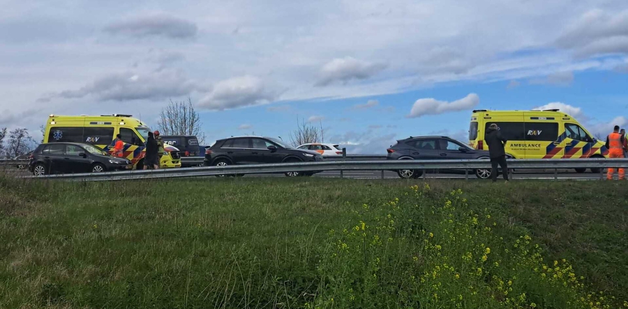 Ongeval met mogelijk letsel op A59 bij Waalwijk