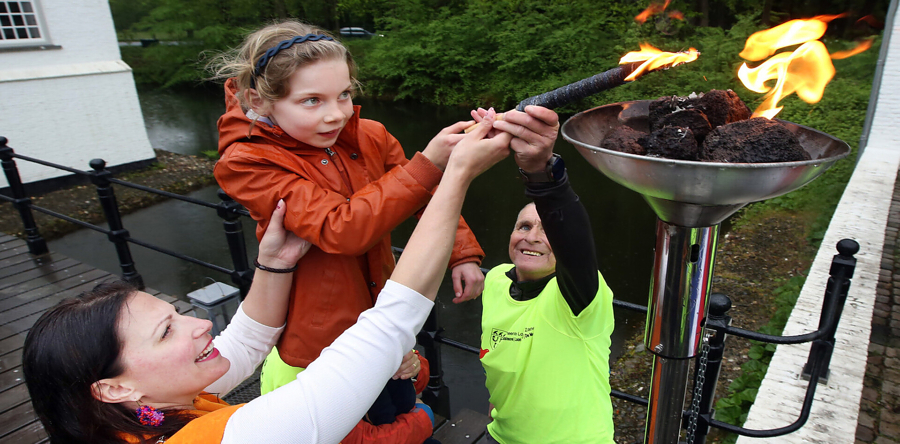 Bevrijdingsvuurloop in de nacht van 4 op 5 mei in Loon op Zand