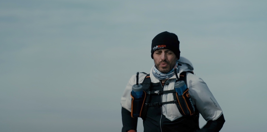 Björn rent 7 dagen door de Saharawoestijn voor zijn blinde dochtertje