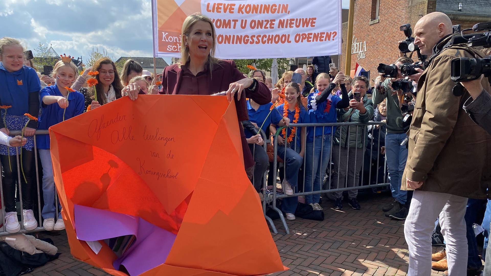Koningin Máxima op bezoek in Waalwijk voor opening Dushi Huis