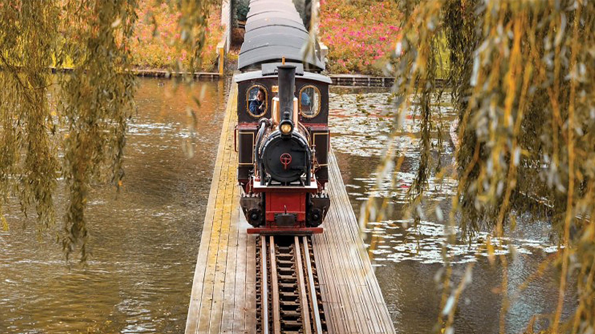 Nieuwe stap naar klimaatpositieve Efteling: Stoomtrein wordt elektrisch