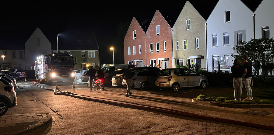 Brute brandstichting: woning aangevallen met brandbom, schade beperkt