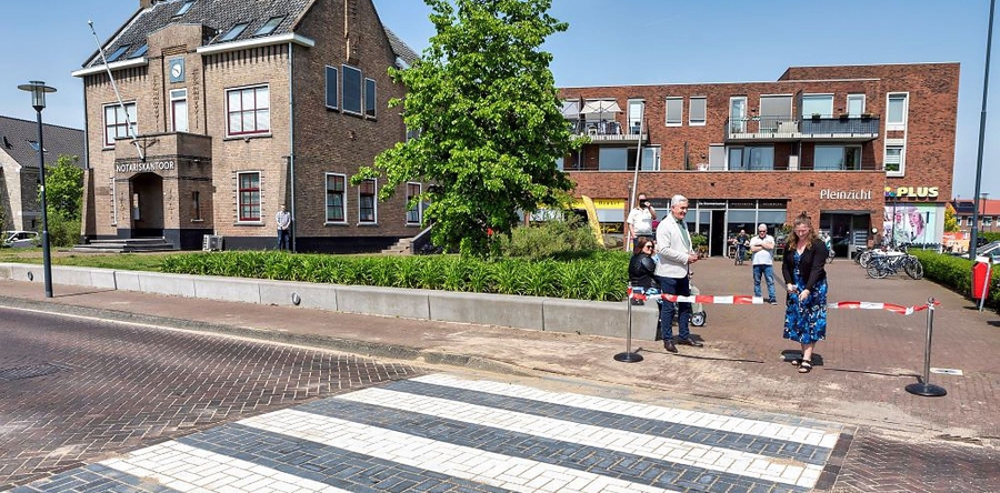 Nieuw zebrapad aan de Raadhuisstraat in Sprang-Capelle