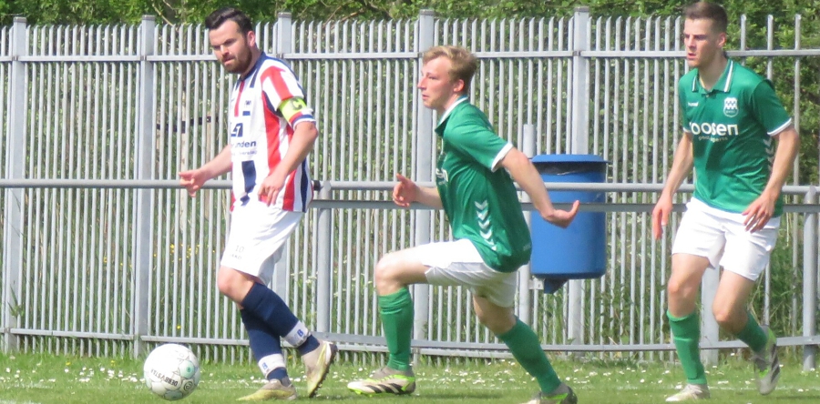 R.W.B. behoudt met zege kansje op kampioenschap