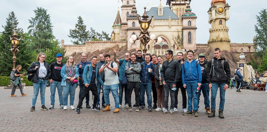 Stichting Avondje Uit deelnemer van Ter land, Ter Zee En In De Lucht