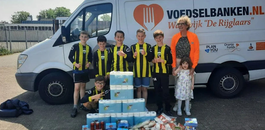 WSC-goatjes zetten zich in voor Voedselbank De Rijglaars