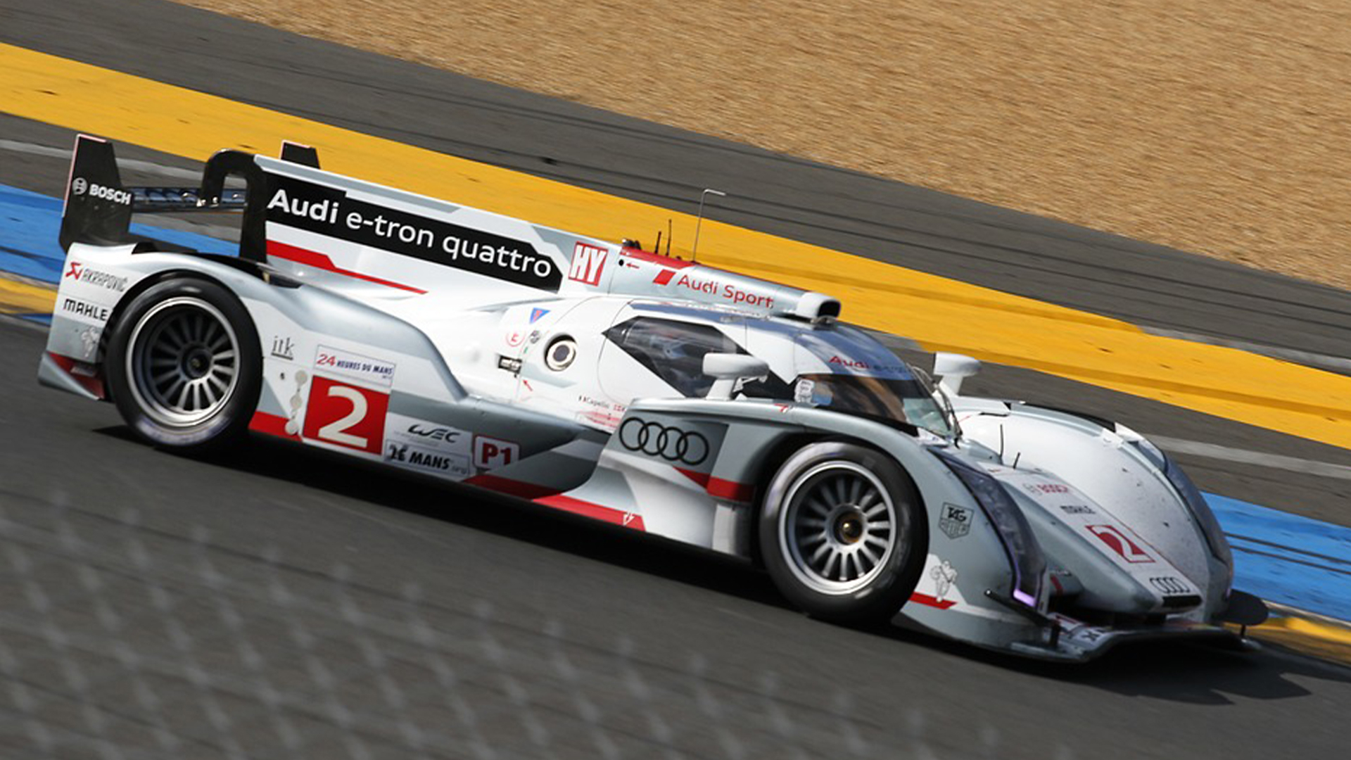 Dongense Job van Uitert knokt zich naar een podiumplaats in Le Mans