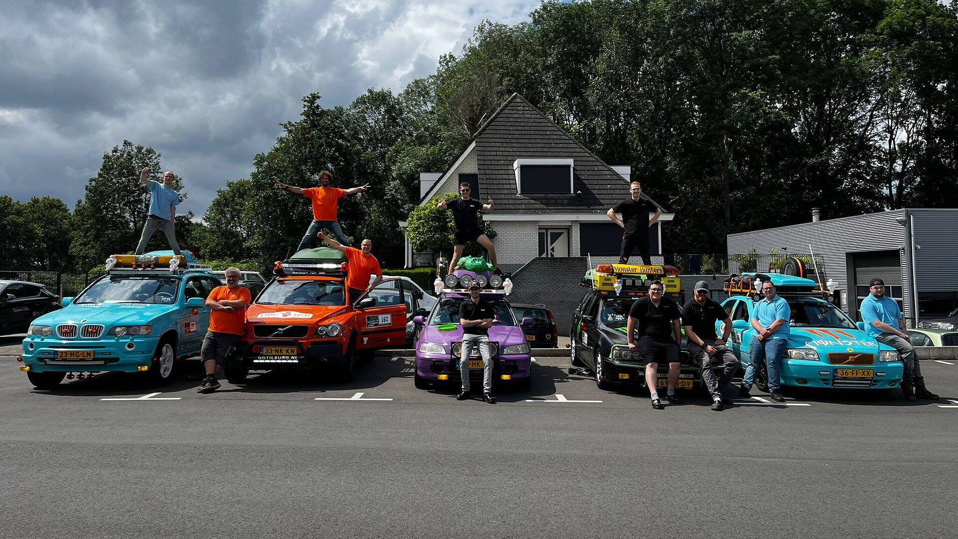 Met een oude auto door vijftien landen reizen: deze Dongenaren doen het