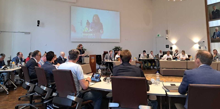 Insprekers verdeeld over verlenging noodopvang in Kaatsheuvel