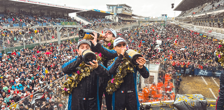 Job van Uitert pakt P3 op Le Mans: ‘Emotioneel na de finish’