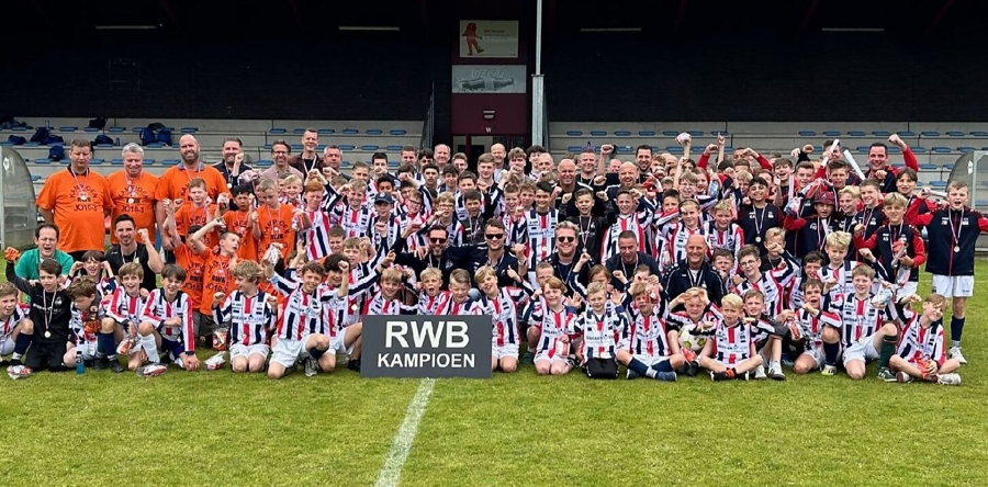 Kampioensfeesten bij jeugdteams RWB