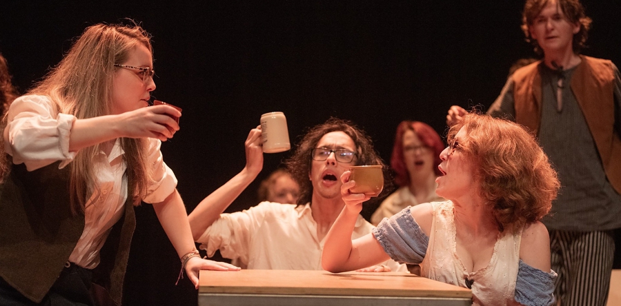 MusicalClass Kunstencentrum Waalwijk proost op het podium