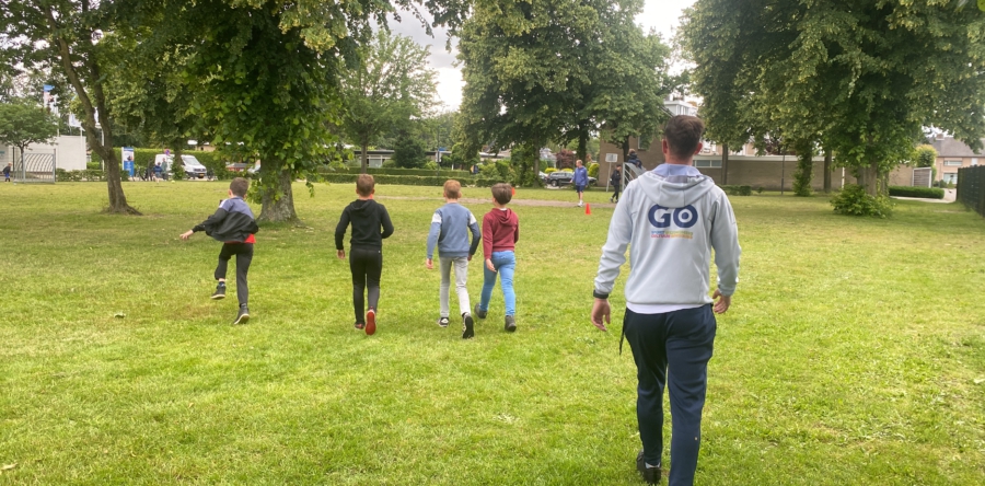 Rens van Heijst loopt Nijmeegse Vierdaagse voor jeugdfonds (Video)