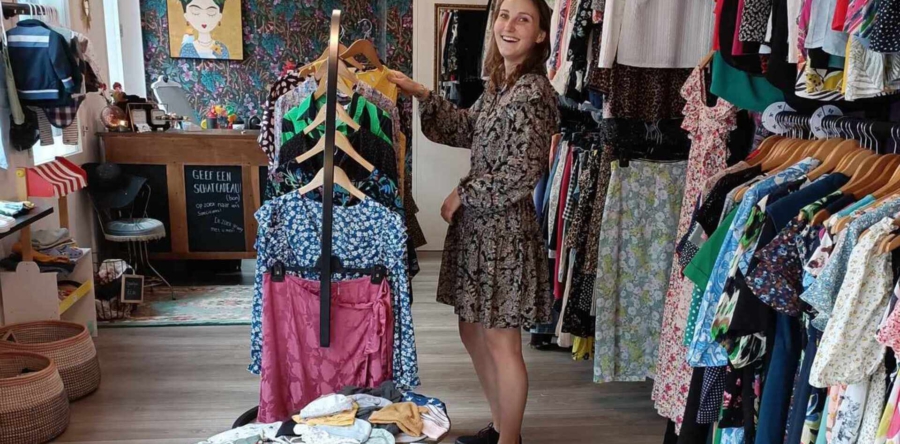 Marit opent tweedehands kledingwinkel in Dongen: “knus en gezellig”