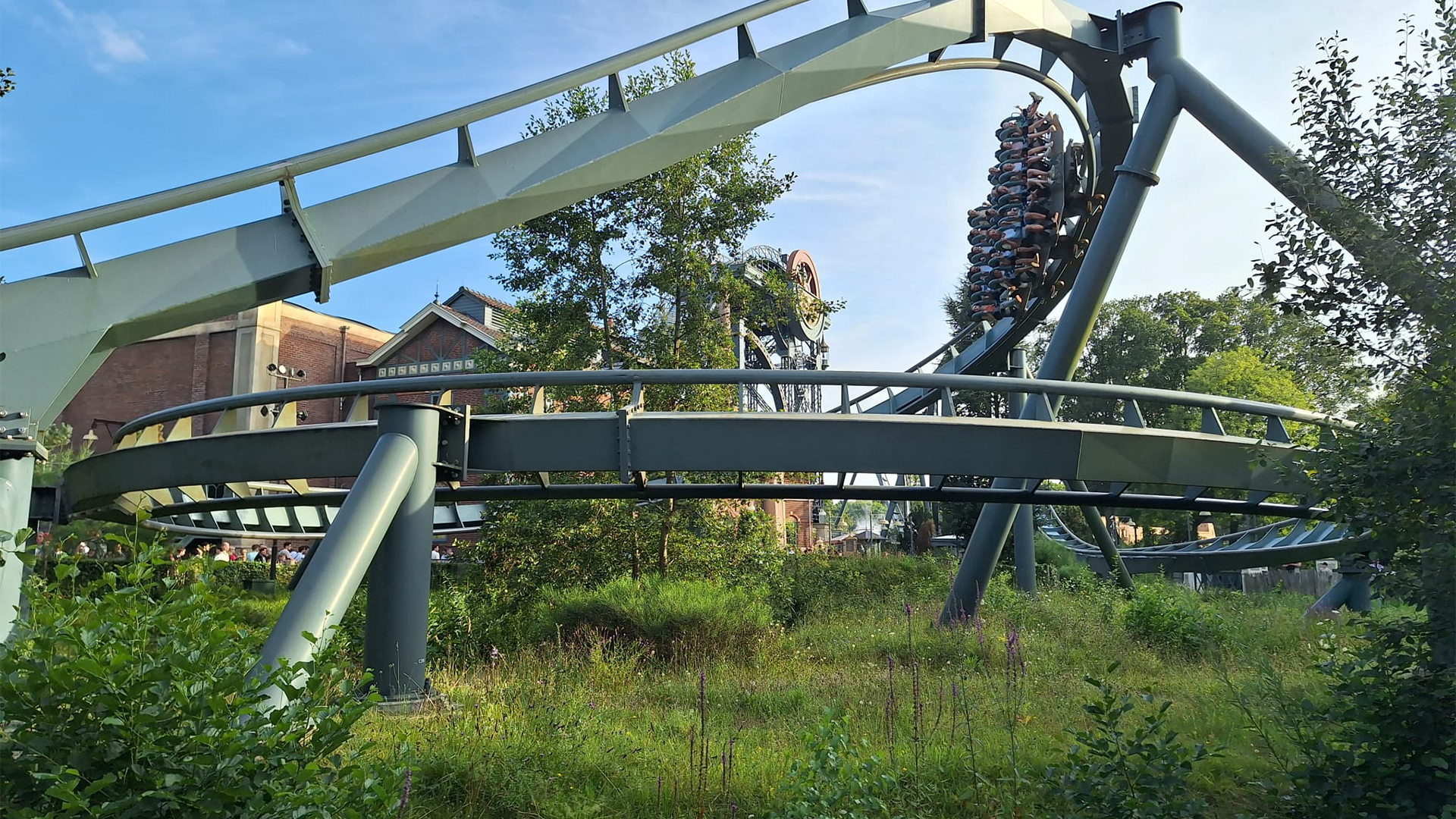 Minister Faber kritisch op Efteling-uitje voor Friese azc-jongeren