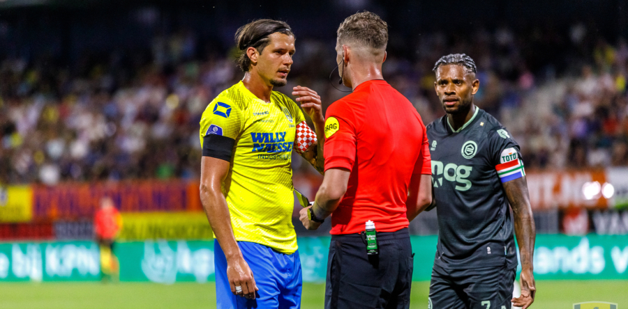 RKC’er Oskar Zawada moet twee wedstrijden missen na rode kaart