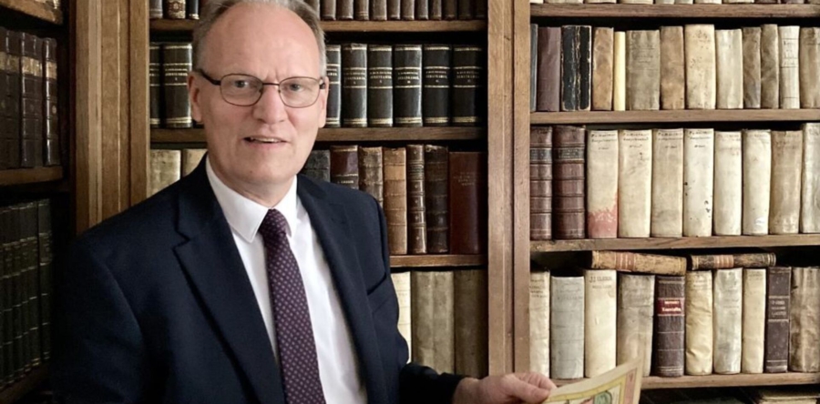 Spullen laten taxeren tijdens taxatiemiddag in bibliotheek