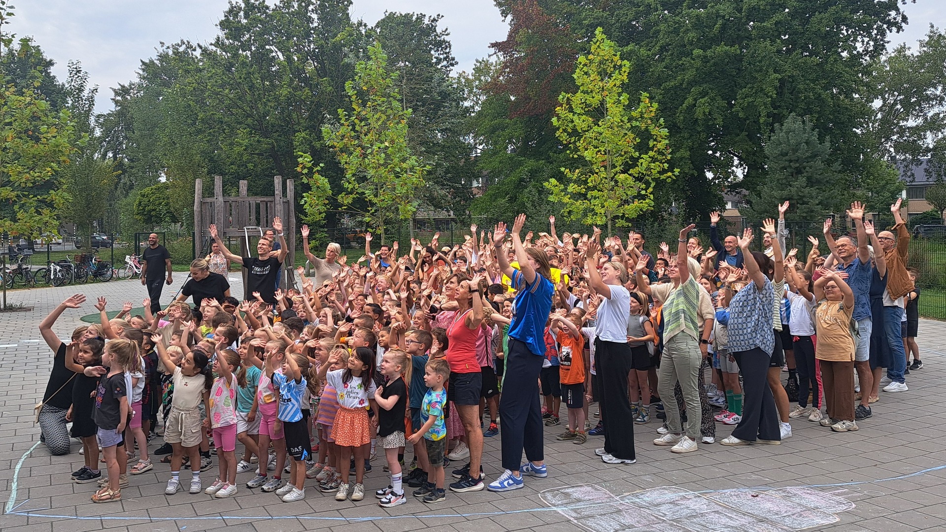 50-jarig jubileum basisschool Pater van der Geld in Waalwijk (Video)