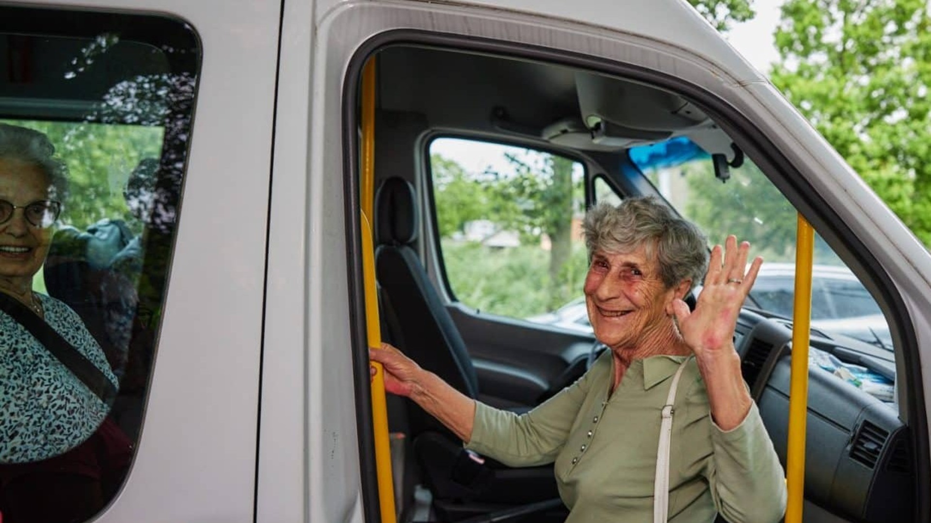 Voedselbankbus helpt Waalwijkers die moeilijk naar de voedselbank kunnen