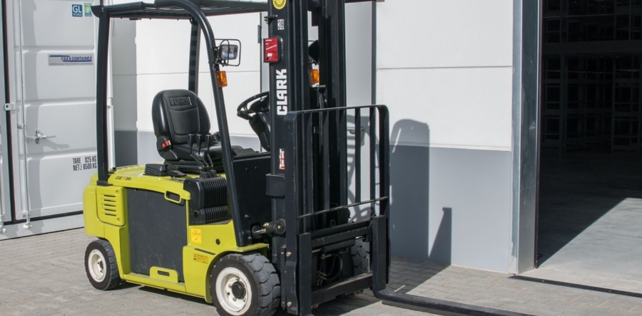 Zwaargewonde man in Sprang-Capelle na ongeluk met heftruck