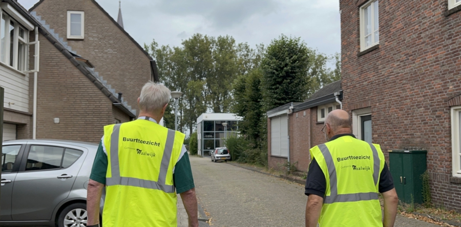 Ad de Wilde en Henk Elshout houden toezicht in Waalwijk (Video)
