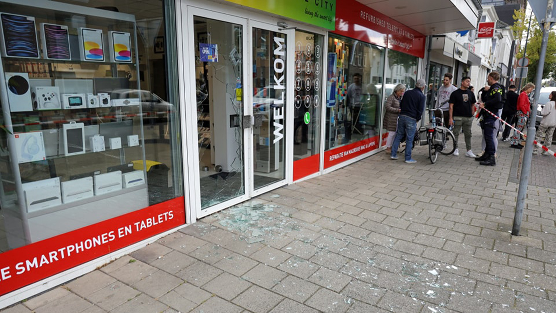 Telefoonwinkel in Waalwijk slachtoffer van brutale overval
